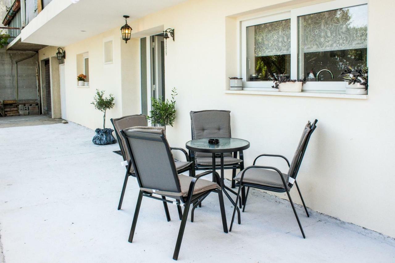 Apartment Verica In Duce - 20 Meters From The Beach Dugi Rat Kültér fotó